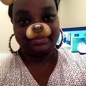 Meet your Posher, Latoya